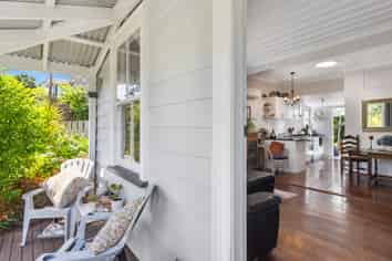 15 Pomare Road, Russell