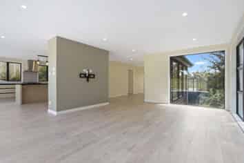 211 Victory Road, Laingholm