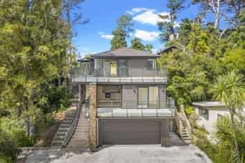 211 Victory Road, Laingholm