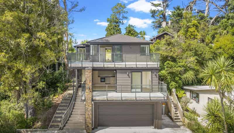 211 Victory Road, Laingholm