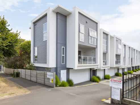 1/4 Palmerston Street, Hamilton Central