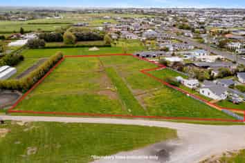 Prime Spot  - Next to Hawera Racecourse - 8904m2