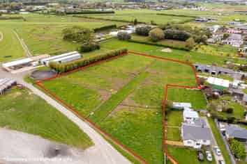Prime Spot  - Next to Hawera Racecourse - 8904m2
