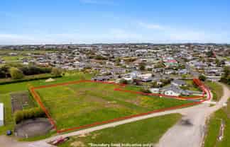 Prime Spot  - Next to Hawera Racecourse - 8904m2