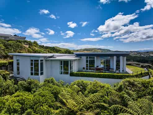 11 Winifred Way, Belmont