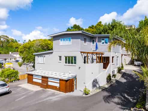 63 Hatea Drive, Regent