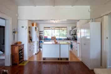 32 Toetoe Road, Otaika