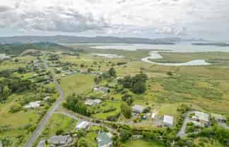 32 Toetoe Road, Otaika