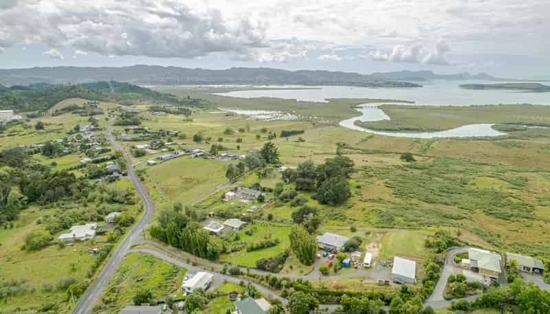 32 Toetoe Road, Otaika