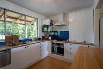 32 Toetoe Road, Otaika
