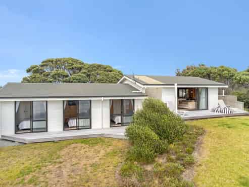 631 Pukehina Parade, Pukehina