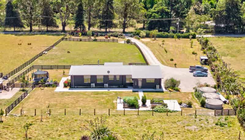292 Waikupa Road, Okoia