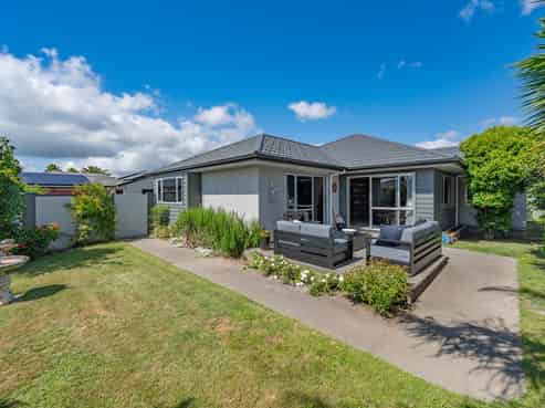 7 Harrison Court, Clive