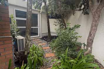 Chic 30m2 Retail Nook in Orakei Bay Village