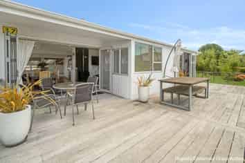 37 Roretana Drive, Athenree