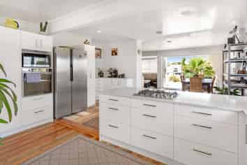 37 Roretana Drive, Athenree