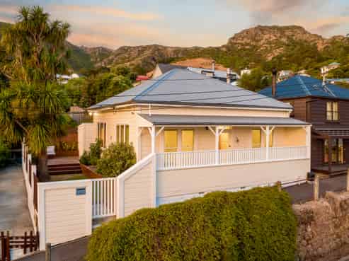 4 Ripon Street, Lyttelton