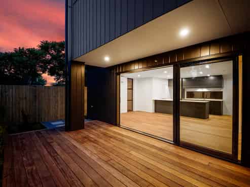 152C Hills Road, Edgeware