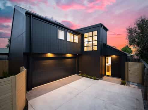 152C Hills Road, Edgeware