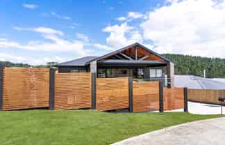 16 Matara Avenue, Maraetai