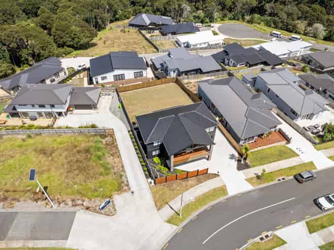 16 Matara Avenue, Maraetai