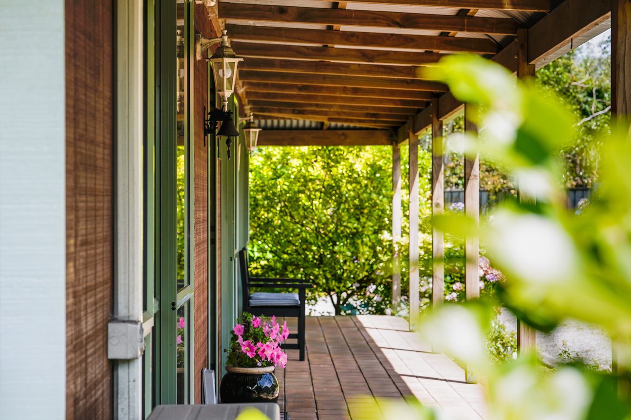 TIMELESS CHARM, PRIME LOCATION - Vista 2
