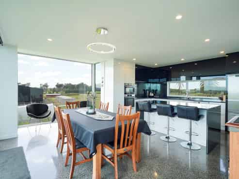 89 Sunrise Drive, Seaward Bush