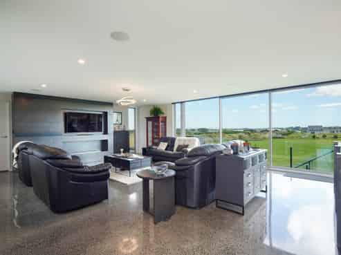 89 Sunrise Drive, Seaward Bush