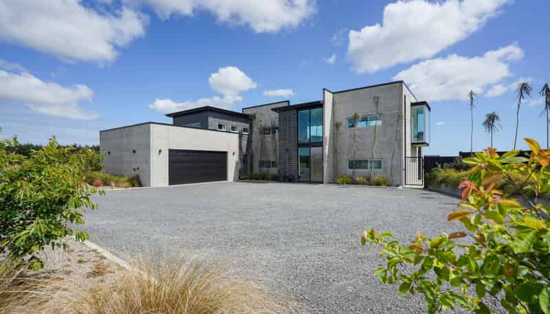 89 Sunrise Drive, Seaward Bush