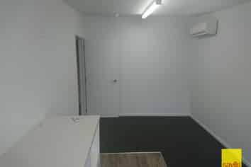 Versatile warehouse and office