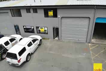 Versatile warehouse and office