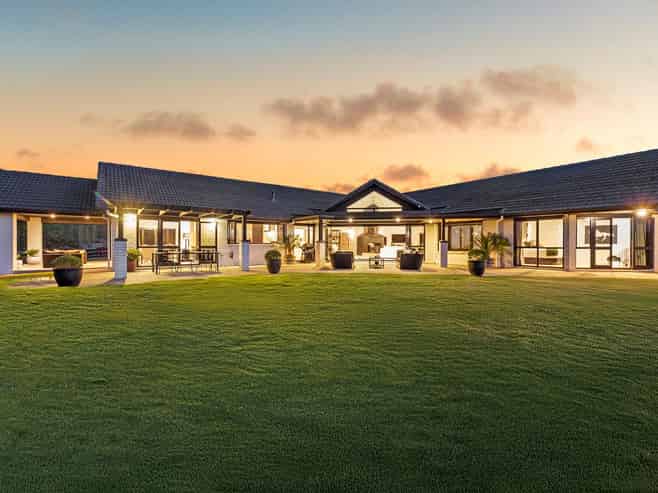  903 Old North Road, Waimauku