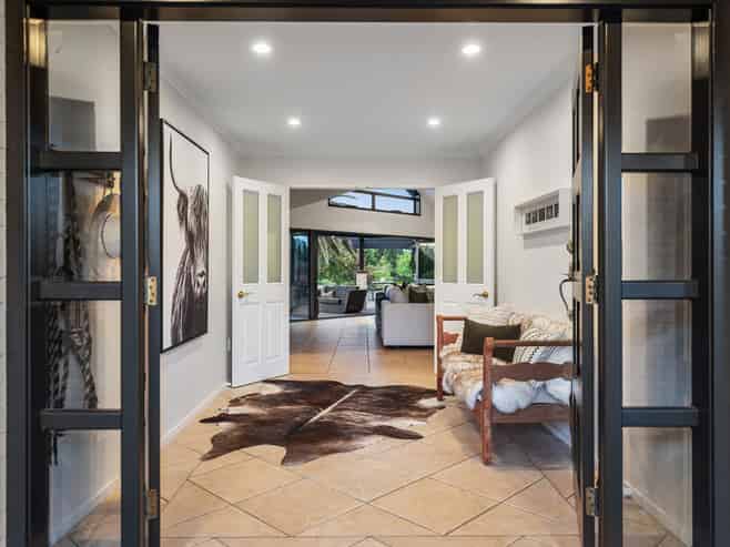  903 Old North Road, Waimauku