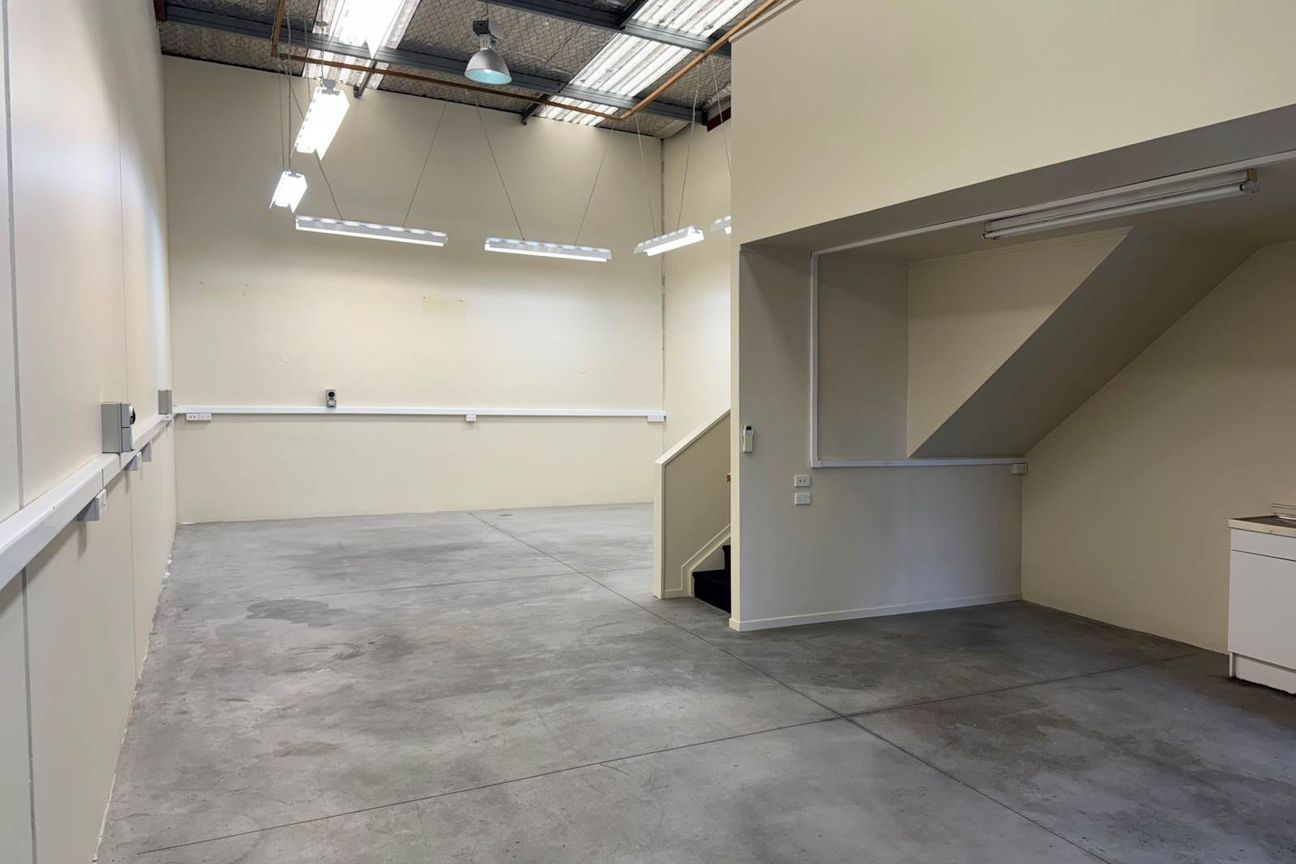 GREAT SOUTH ROAD INDUSTRIAL UNIT FOR LEASE - Pohľad 3