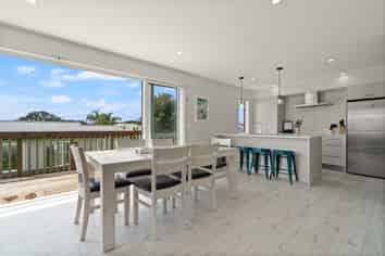17 Bayside Drive, Coopers Beach
