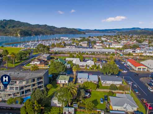 2D/8 The Esplanade, Whitianga
