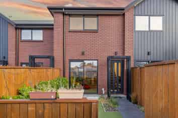 3/66 Longfellow Street, Sydenham