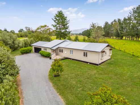 122 Cross Line, Morrisons Bush