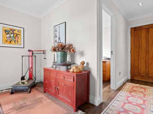 122 Cross Line, Morrisons Bush