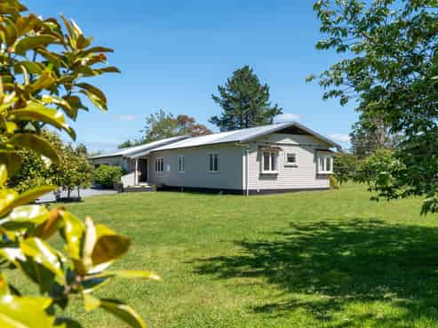 122 Cross Line, Morrisons Bush