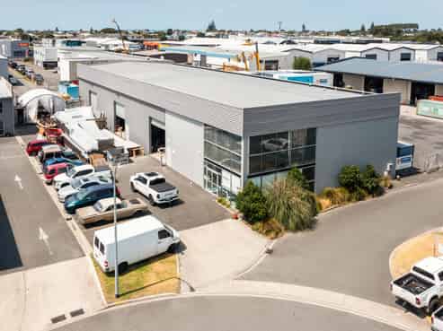 9% + Mount leasehold investment