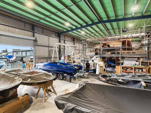 9% + Mount leasehold investment