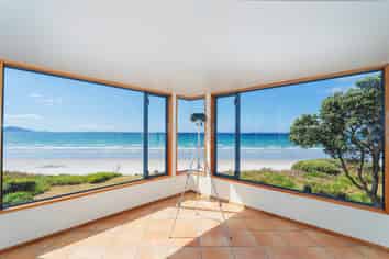 300 Kenwood Drive, Matarangi