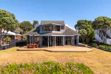 300 Kenwood Drive, Matarangi