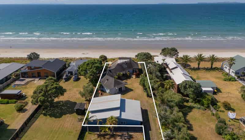 300 Kenwood Drive, Matarangi