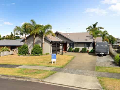 4 Harrogate Place, Grandview Heights
