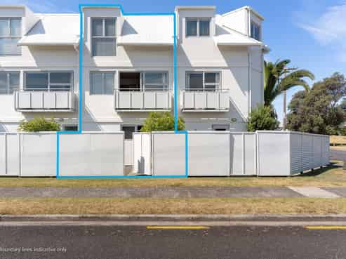 17/416B Ocean Road, Whangamata
