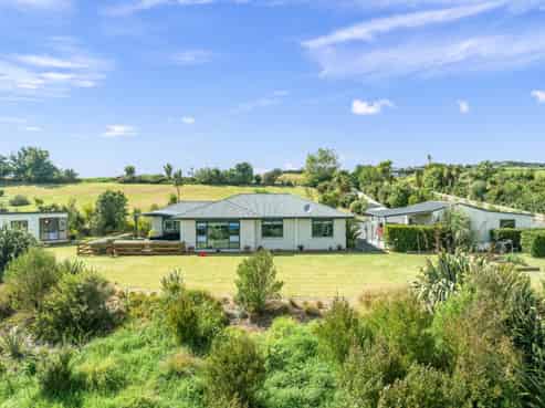 76 Daniel Parade, Mangawhai