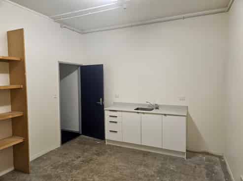Large Offices for Lease in Industrial Area