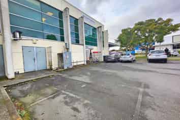 High-Profile St Lukes Retail -139sqm